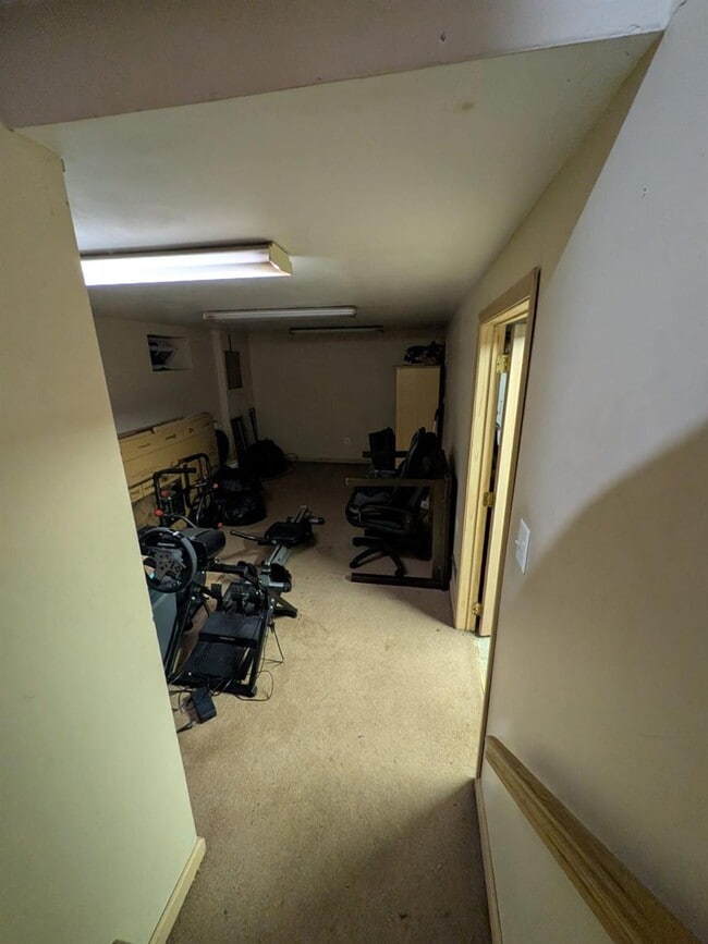 Building Photo - 57 Schuyler Dr