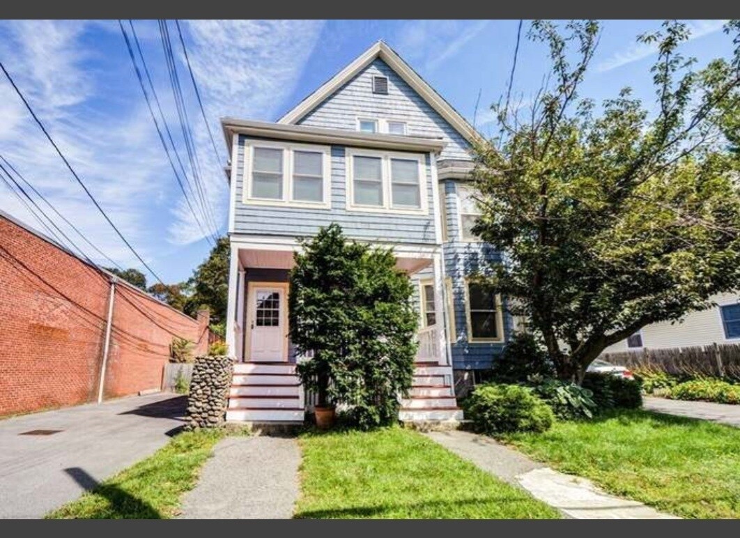 Building Photo - 926 Walnut St