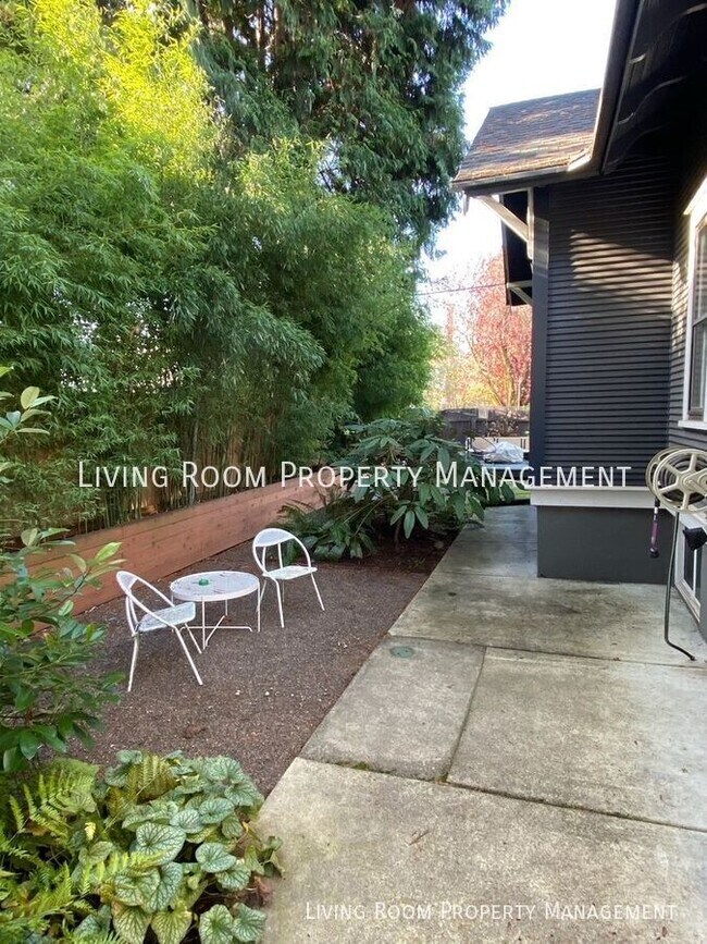 Building Photo - 5927 NE 31st Ave