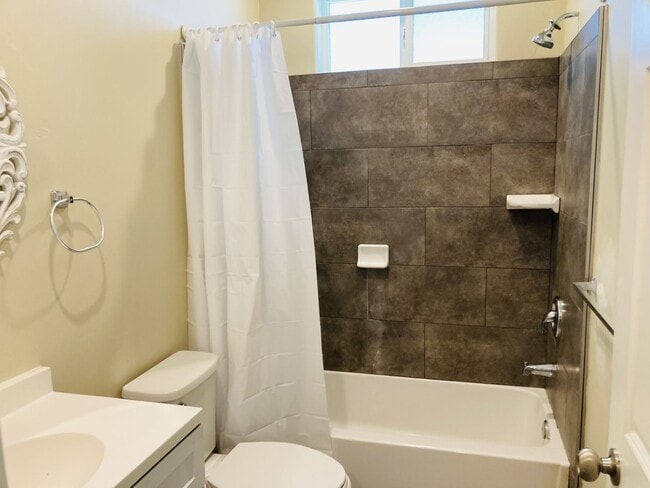 Building Photo - Desirable Ranch Style Home - All Main Level Living Space plus Two Car Garage