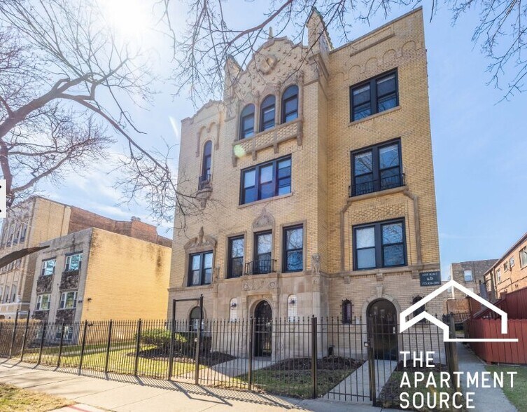 Building Photo - 6148 N Francisco Ave