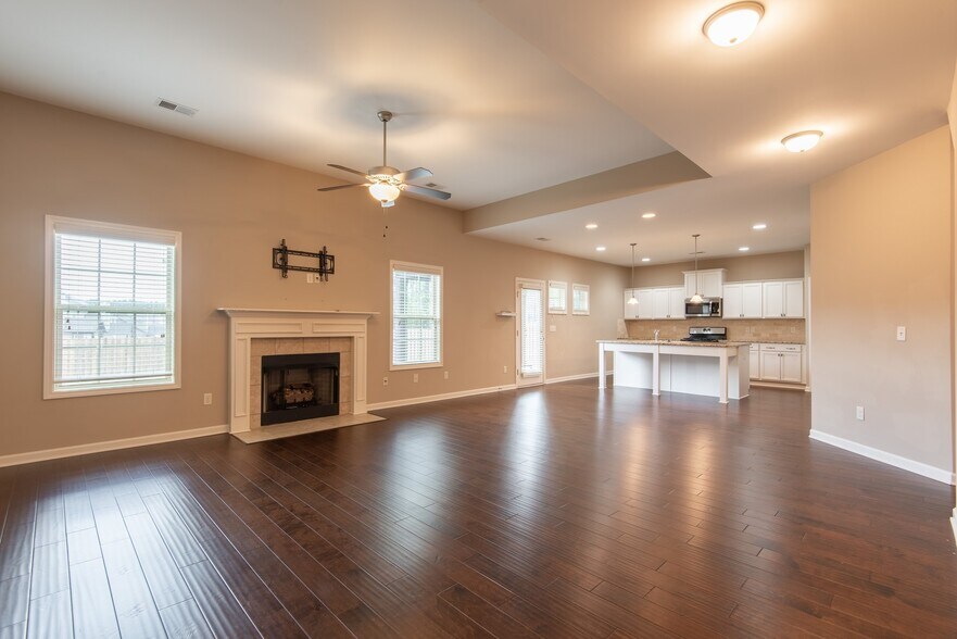 Building Photo - West Richland Single Family Home - SHORTER...