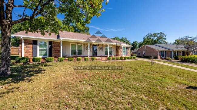 Building Photo - 2335 Nottingham Dr