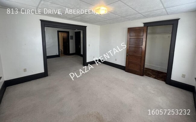 Building Photo - 19 7th Ave SE