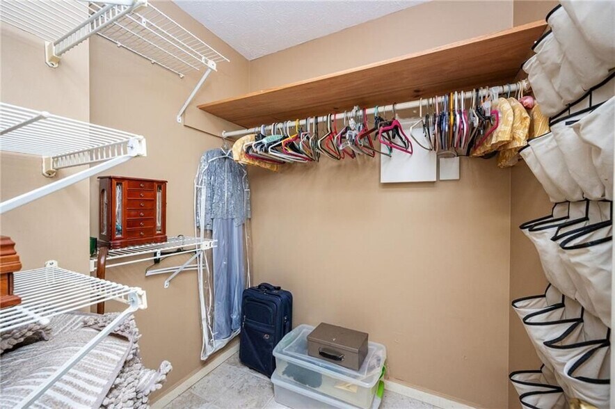 Building Photo - 4015 Paloverde Dr