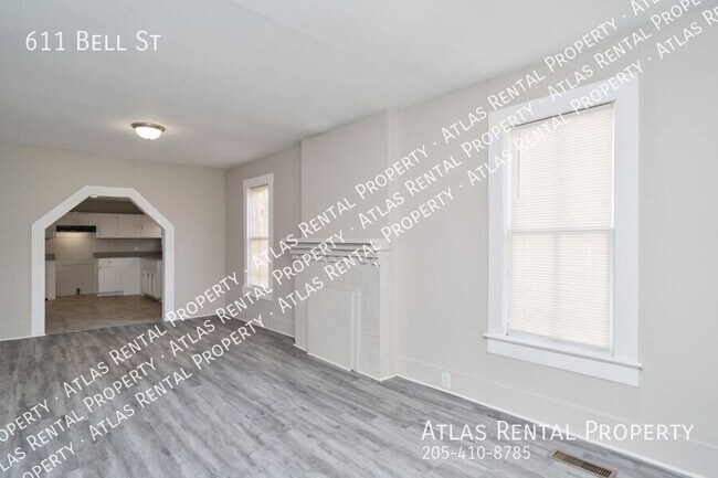 Building Photo - 611 Bell St