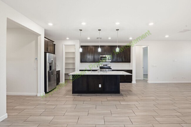 Building Photo - Modern Mesa Living in a Prime East Valley Location