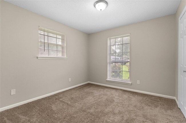 Building Photo - 5024 Santos Dr E