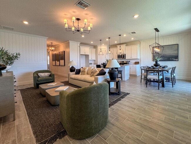 Building Photo - 3569 Hilton Dr