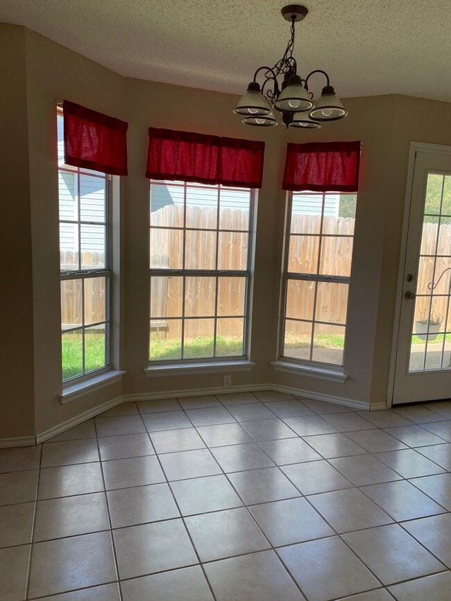 Building Photo - 1612 Crescent Street