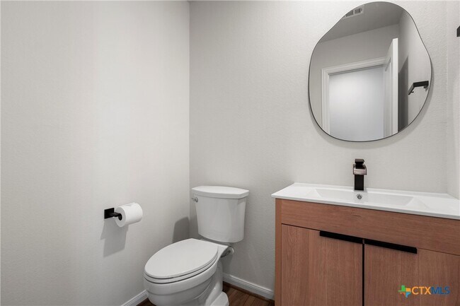 Building Photo - 209 Villars Dr