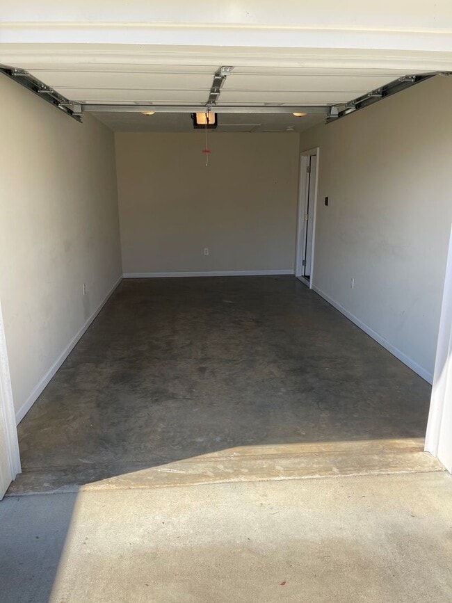 Building Photo - 23 Skylar Ct