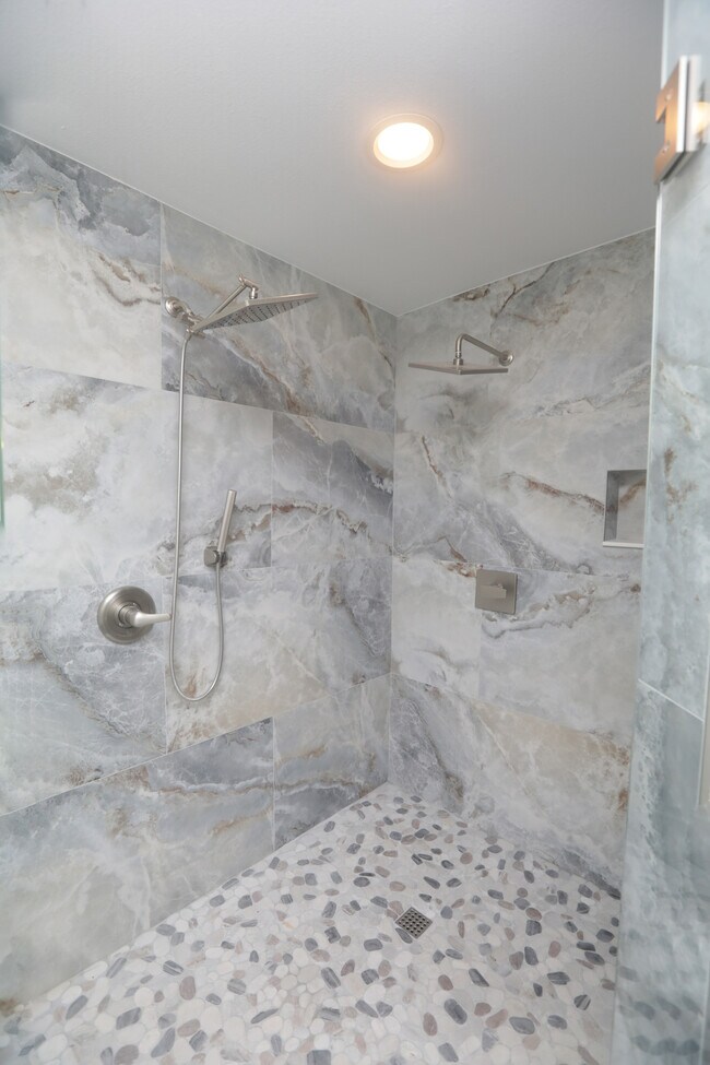Building Photo - 8560 Heron Lagoon Cir