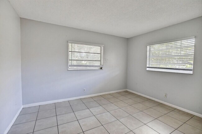 Building Photo - 1490 NW 20th St