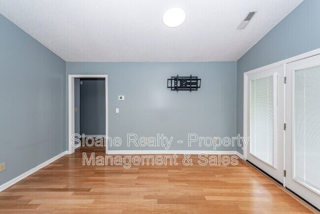 Building Photo - 5212 Elba Dr