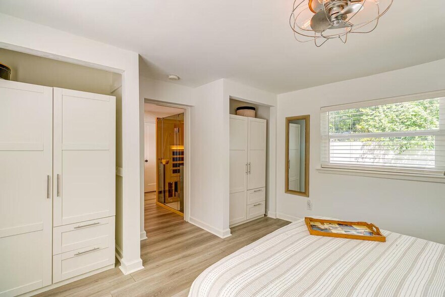 Building Photo - 2042 37th Ave