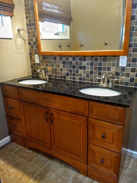 Granite countertop in master bath - 16351 Petro Dr