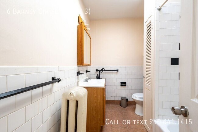 Building Photo - 6 Barney Cir SE