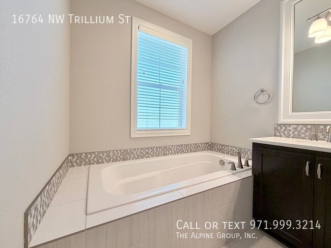 Building Photo - 16764 NW Trillium St