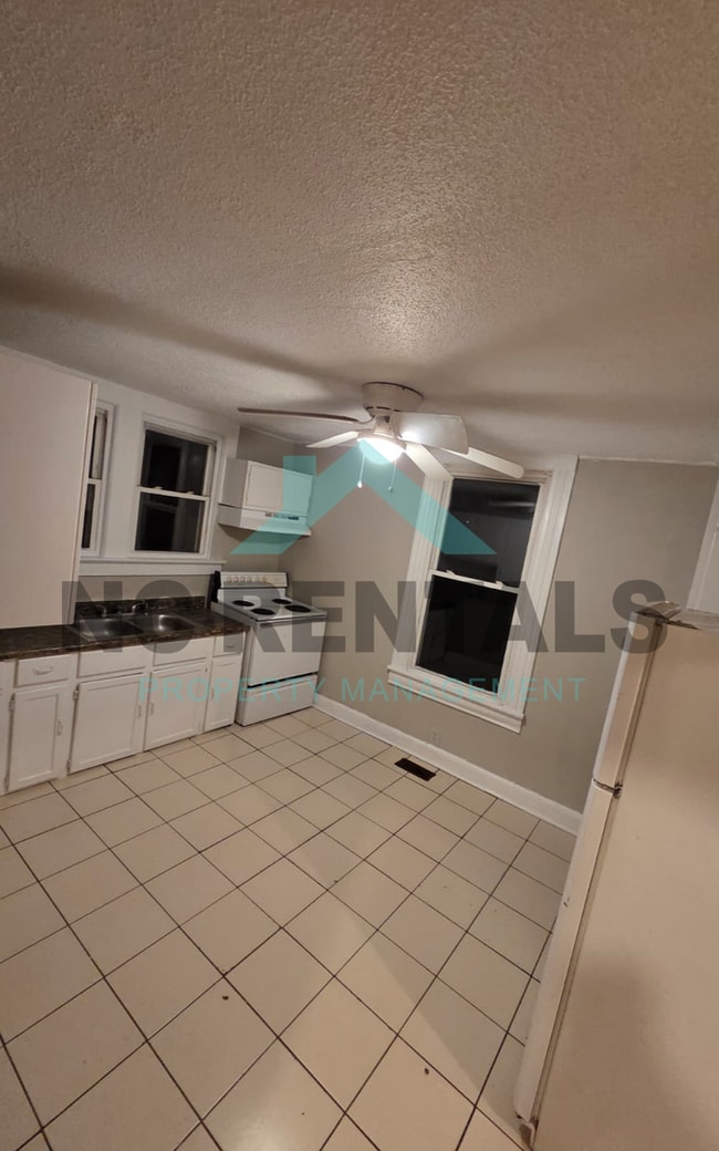 Building Photo - 714 Dillard St