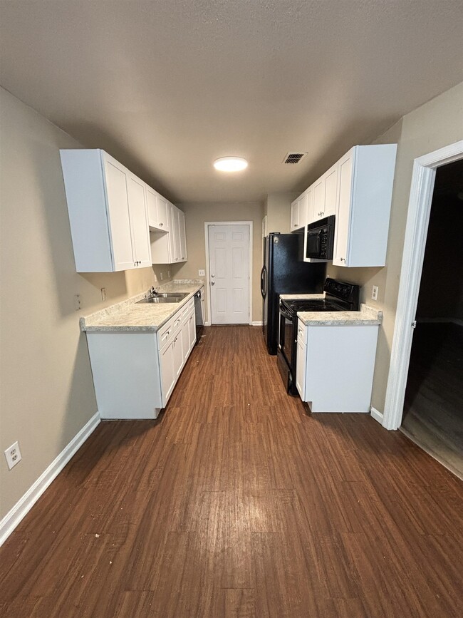 Building Photo - 2856 Botany Pl
