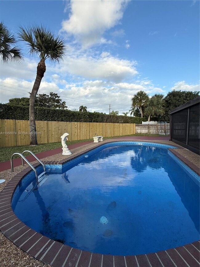 Building Photo - 19253 Carolina Cir