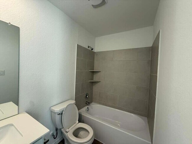 Building Photo - 205 Herald Dr