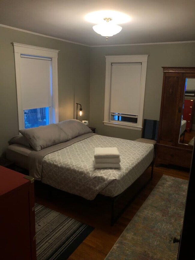 Building Photo - 112 Manthorne Rd