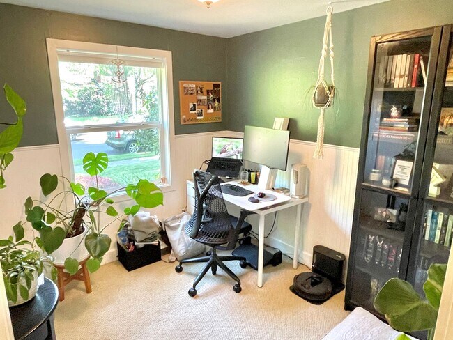 Building Photo - Powellhurst-Gilbert Updated Ranch Home wit...