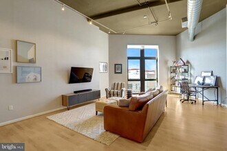 Building Photo - 2720 S Arlington Mill Dr