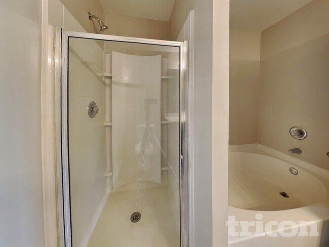 Building Photo - 747 Markham Cir