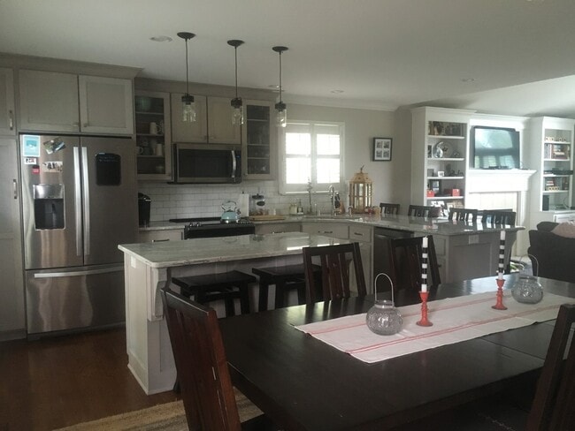 Building Photo - Beautiful 3Bd/2.5 Bath Goshen Woods Property