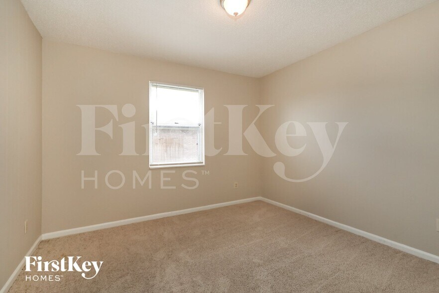 Building Photo - 1806 Alder Dr