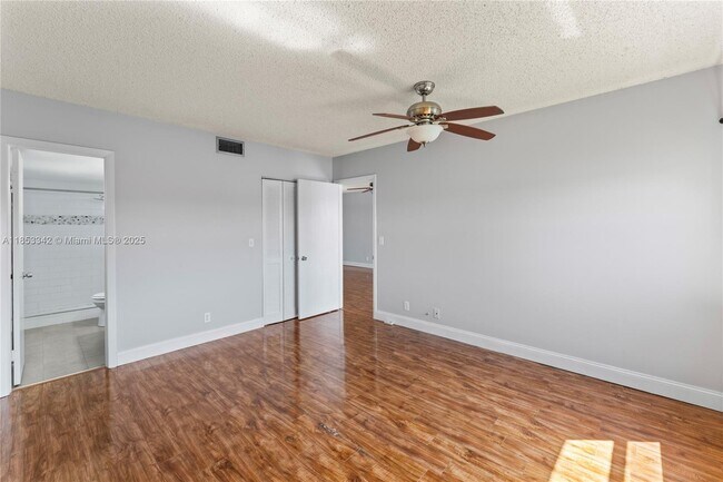 Building Photo - 11344 Taft St