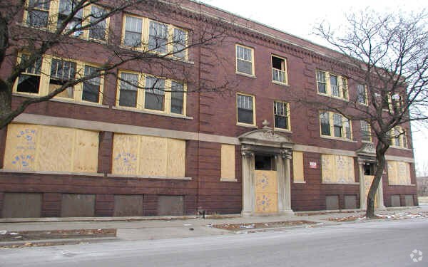 Primary Photo - 5000-5008 S Champlain Ave