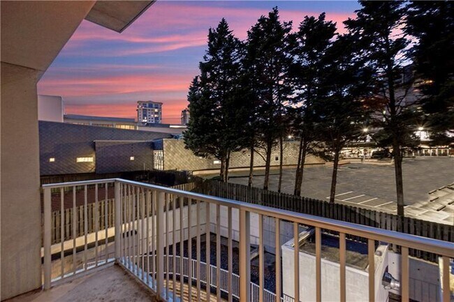 Building Photo - 250 Pharr Rd NE