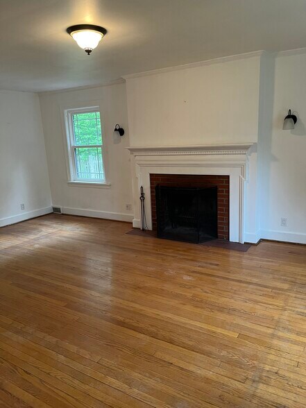 Living room - 10 Darroch Rd