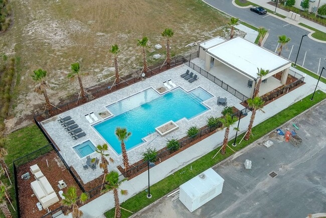 Building Photo - Exclusive Townhome in The Vue at Celebration Pointe