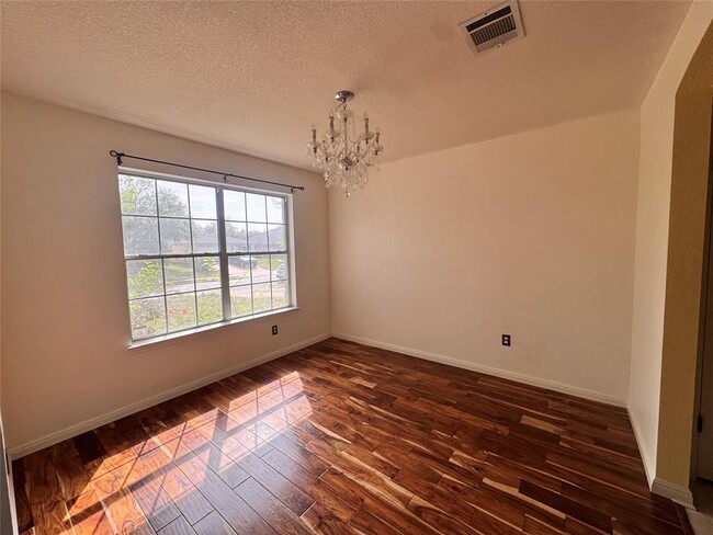 Building Photo - 3906 Haleys Way