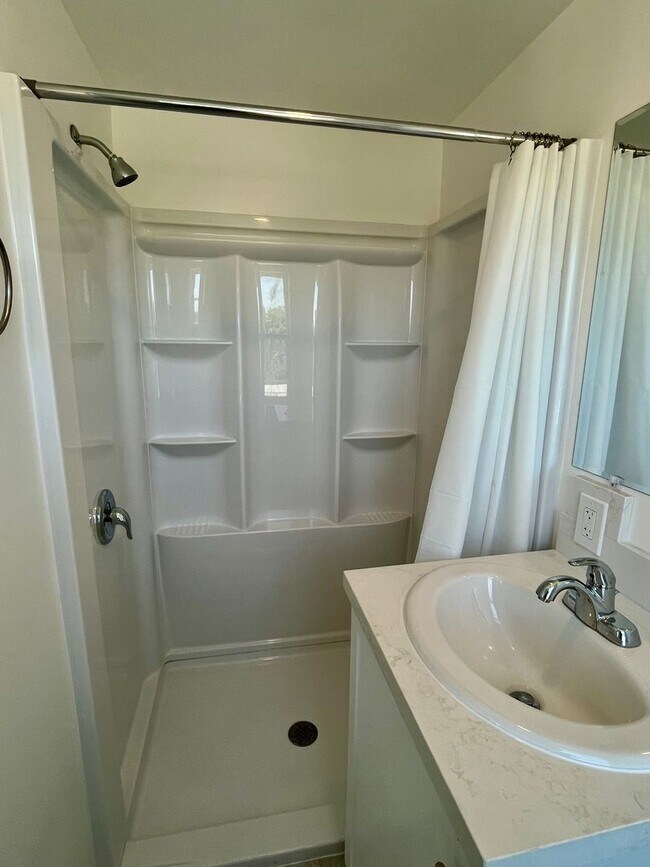 Building Photo - Kensington: 1 Bedroom 1 Bath