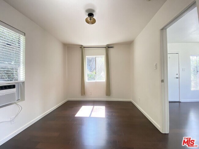 Building Photo - 834 Laguna Ave