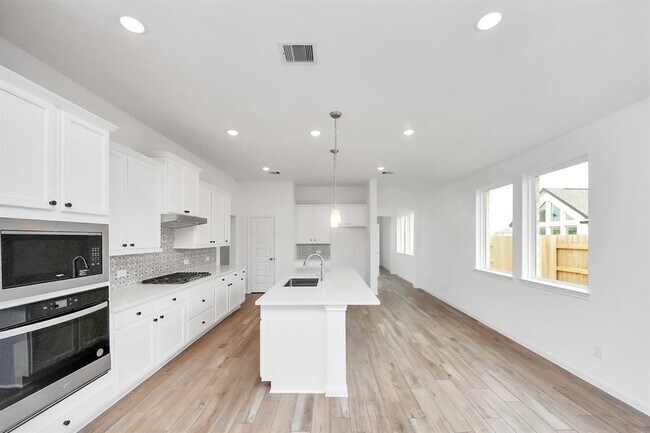 Building Photo - 7314 Blue Gentiana Ln
