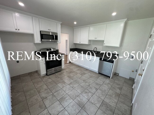 Building Photo - 4750-4752 W 164th Street