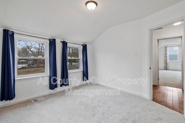 Building Photo - 8600 Lantern Ln