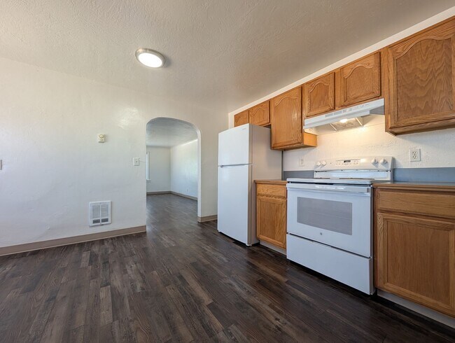 Building Photo - Great 3-Bedroom, 1-Bath Home In Springfield!