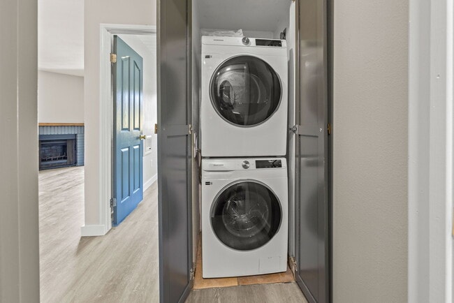 Building Photo - 1650 S El Camino Real