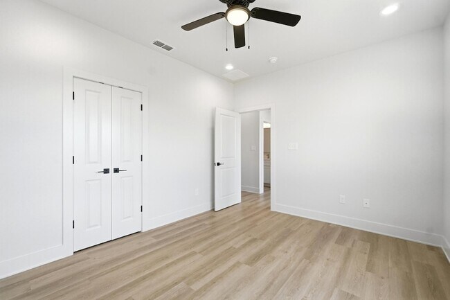 Building Photo - 6525 Inverness St