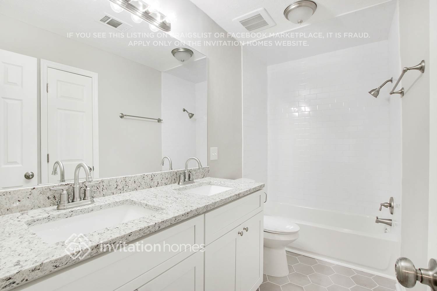 Building Photo - 4132 Maple Ln