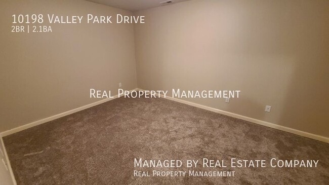 Building Photo - 10198 Valley Park Dr