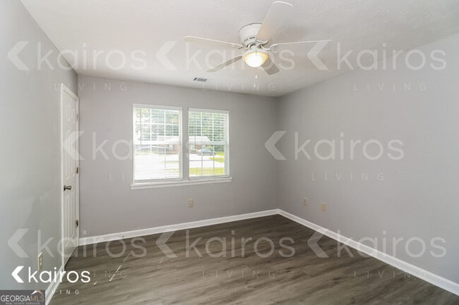 Building Photo - 300 Beaver Pointe Dr